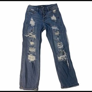 Hollister MID-RISE CROP BOYFRIEND ripped jeans🤍